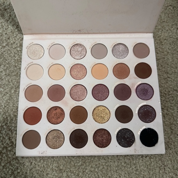ColourPop "Bare Necessities" eyeshadow palette - Picture 2 of 8